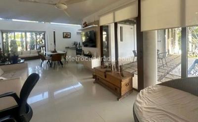 Casa de 4 alcobas en venta en Barcelona, Cartagena, 240 m² · foto 7 de 13