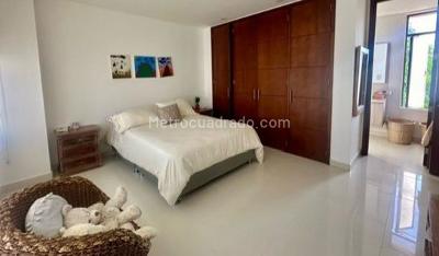 Casa de 4 alcobas en venta en Barcelona, Cartagena, 240 m² · foto 8 de 13