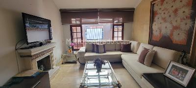 Casa de 3 alcobas en venta en Seleccionar Barrio, Bogotá, 211 m² · foto 3 de 20