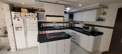 Casa de 3 alcobas en venta en Seleccionar Barrio, Bogotá, 211 m² · foto 8 de 20