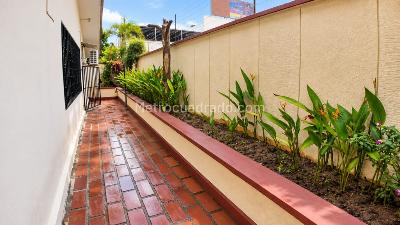 Casa de 5 alcobas en venta en El Tabor, Barranquilla, 520 m² · foto 5 de 11