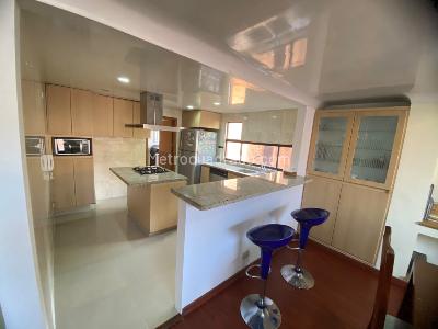 Apartamento de 5 alcobas en arriendo en Chico Norte, Bogotá, 300 m² · foto 4 de 20