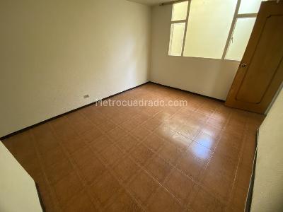 Apartamento de 2 alcobas en arriendo en Los Pinos, Bogotá, 50 m² · foto 10 de 16