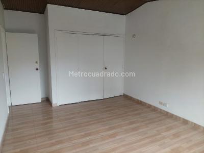 Casa de 5 alcobas en arriendo en Normandia Occidental, Bogotá, 321 m² · foto 5 de 20