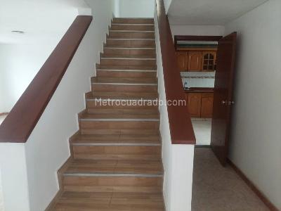 Casa de 5 alcobas en arriendo en Normandia Occidental, Bogotá, 321 m² · foto 6 de 20