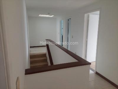 Casa de 5 alcobas en arriendo en Normandia Occidental, Bogotá, 321 m² · foto 7 de 20