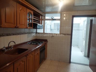 Casa de 5 alcobas en arriendo en Normandia Occidental, Bogotá, 321 m² · foto 8 de 20
