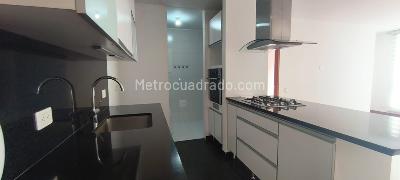 Apartamento de 2 alcobas en arriendo en Santa Barbara, Bogotá, 69 m² · foto 2 de 20
