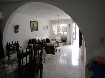 Casa de 5 alcobas en venta en Panamericano, Cali, 260 m² · foto 2 de 20