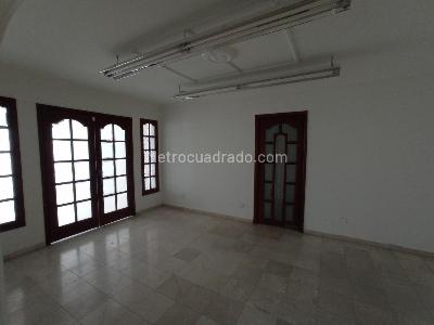 Casa de 3 alcobas en venta en Cristales, Cali, 361 m² · foto 8 de 20