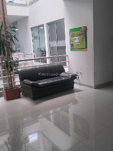 Edificio de Apartamentos en Arriendo, Urbanizacion La Flora, Cali