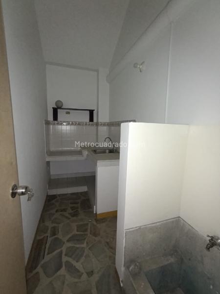 Bodega en Arriendo, Popular, Cali - Więcej