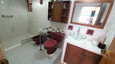Casa de 4 alcobas en venta en Santa Teresita, Cali, 340 m² · foto 8 de 13
