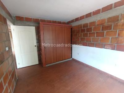 Apartamento de 3 alcobas en venta en Asturias, Cali, 80 m² · foto 11 de 13