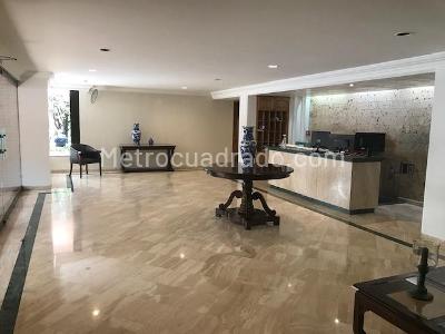 Apartamento de 4 alcobas en venta en Los Rosales, Bogotá, 228 m² · foto 19 de 19