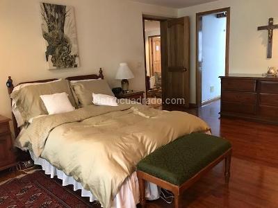 Apartamento de 4 alcobas en venta en Los Rosales, Bogotá, 228 m² · foto 13 de 19