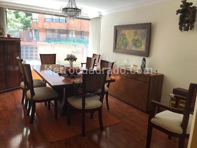 Apartamento de 4 alcobas en venta en Los Rosales, Bogotá, 228 m² · foto 3 de 19