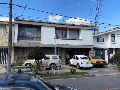 Casa de 5 alcobas en venta en Normandia I Sector, Bogotá, 334 m² · foto 10 de 19