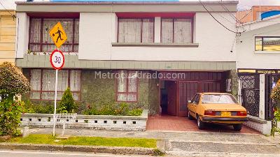 Casa de 5 alcobas en venta en Normandia I Sector, Bogotá, 334 m² · foto 12 de 19