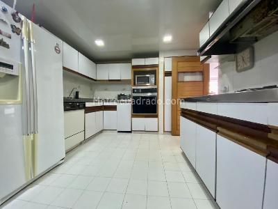 Apartamento de 2 alcobas en venta en La Carolina, Bogotá, 118 m² · foto 10 de 20
