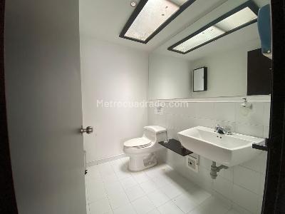 Casa de 5 alcobas en venta en Polo Club, Bogotá, 255 m² · foto 16 de 20