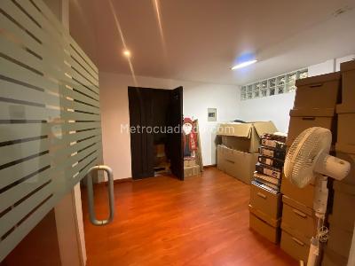 Casa de 5 alcobas en venta en Polo Club, Bogotá, 255 m² · foto 3 de 20