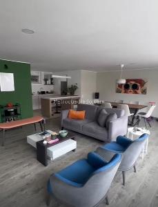 Apartamento en venta en Santa Barbara, Bogotá · foto 2 de 18