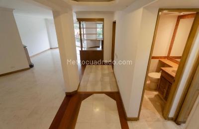 Apartamento de 3 alcobas en venta en Cerros De Sotileza, Bogotá, 147 m² · foto 8 de 20