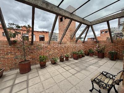Apartamento de 4 alcobas en venta en Chico Ii Sector, Bogotá, 242 m² · foto 17 de 20