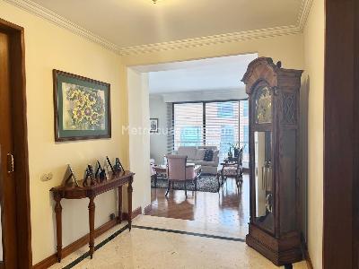 Apartamento de 4 alcobas en venta en Chico Ii Sector, Bogotá, 242 m² · foto 18 de 20
