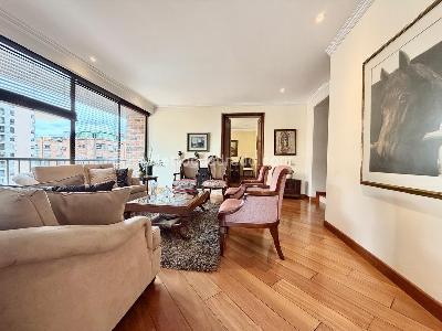 Apartamento de 4 alcobas en venta en Chico Ii Sector, Bogotá, 242 m² · foto 2 de 20