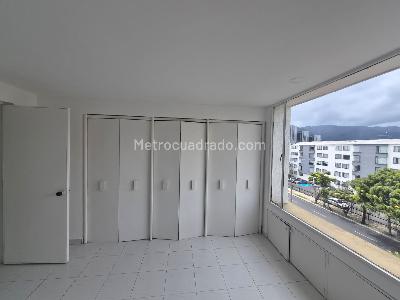 Apartamento de 3 alcobas en venta en Alhambra, Bogotá, 96 m² · foto 2 de 18