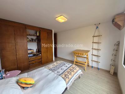 Apartamento de 3 alcobas en venta en Santa Barbara Central, Bogotá, 129 m² · foto 18 de 20