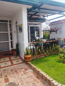 Casa de 3 alcobas en venta en Alcatraces, Girardot, 117 m² · foto 6 de 17