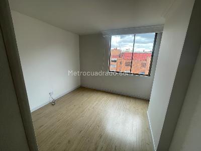 Apartamento en venta en Lagos De Cordoba, Bogotá · foto 2 de 15