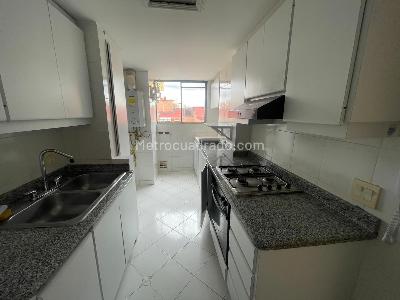 Apartamento en venta en Lagos De Cordoba, Bogotá · foto 3 de 15