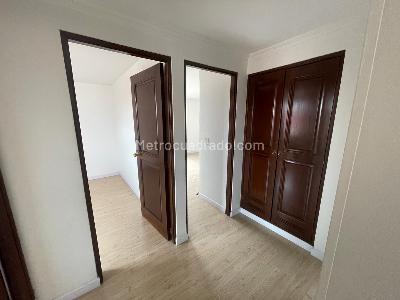Apartamento en venta en Lagos De Cordoba, Bogotá · foto 7 de 15