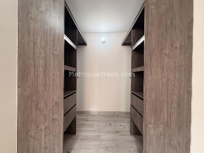 Apartamento de 3 alcobas en venta en Conjunto Residencial Miramont Santa Teresa Norte, Bogotá, 70 m² · foto 9 de 19