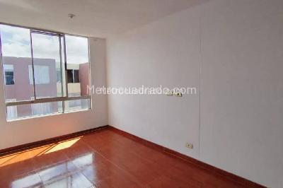 Apartamento en venta en Villas De Granada, Bogotá · foto 4 de 15