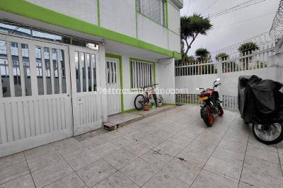 Casa de 5 alcobas en venta en Autopista Muzu Oriental, Bogotá, 380 m² · foto 3 de 20