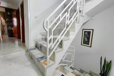 Casa de 5 alcobas en venta en Autopista Muzu Oriental, Bogotá, 380 m² · foto 13 de 20
