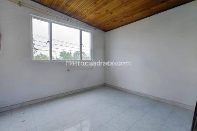 Casa de 5 alcobas en venta en Autopista Muzu Oriental, Bogotá, 380 m² · foto 17 de 20