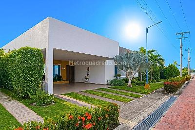 Casa de 4 alcobas en venta en Flandes, Girardot, 450 m² · foto 2 de 20