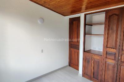 Apartamento de 3 alcobas en venta en Villa Alsacia, Bogotá, 74 m² · foto 12 de 18