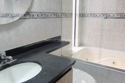 Apartamento de 3 alcobas en venta en Villa Alsacia, Bogotá, 74 m² · foto 9 de 18