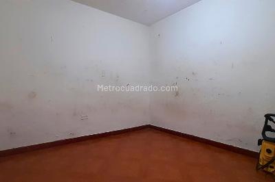 Casa de 5 alcobas en venta en San Carlos Kennedy, Bogotá, 290 m² · foto 8 de 12