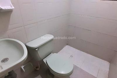 Casa de 5 alcobas en venta en San Carlos Kennedy, Bogotá, 290 m² · foto 9 de 12