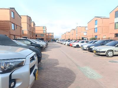Apartamento de 3 alcobas en venta en San Nicolas, Soacha, 56 m² · foto 2 de 12