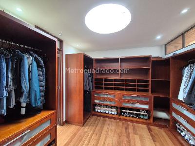 Casa de 4 alcobas en venta en Niza, Bogotá, 348 m² · foto 12 de 20