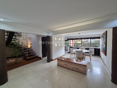 Casa de 4 alcobas en venta en Niza, Bogotá, 348 m² · foto 4 de 20